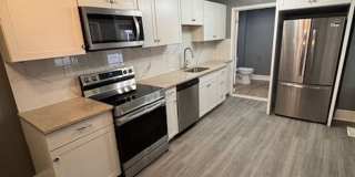 4 Bedroom Renovated Twin Available! Gallery 3