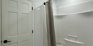 Great Location 3 bedroom 1 bath 1car garage Gallery 16