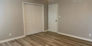 Now Leasing: First Month Free & No Deposit! Two Bedroom Duplex Apartment Near Southside/516 Now Leasing: First Month Free & No Deposit! Two Bedroom Duplex Apartment Near Southside/516 Gallery 8