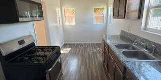 Charming 2 Bedroom, 1 Bathroom Home with Garage & Large Backyard – Available Now! Charming 2 Bedroom, 1 Bathroom Home with Garage & Large Backyard – Available Now! Gallery 4