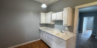 Fountain Square 2 Bed 1 Bath with large backyard. Gallery 9
