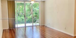 529 E Sheridan St Gallery 1