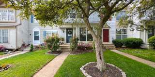 Gorgeous 2 Bed 2.5 Bath Townhome With A Fenced Yard In Exeter Gallery 1