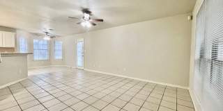 Comfort & Charm in Castle Forest - Reduced Deposit for Qualified Applicants! Gallery 3