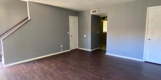 2 Bedroom 1.5 Bath Apt at the Monterey Square Apts NW OKC Gallery 6
