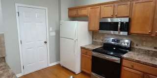 Sought After Riverwood Townhome! Gallery 17