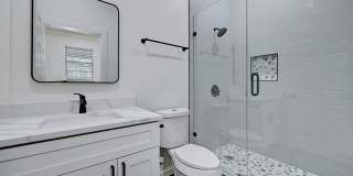 Top of the line 6 bed in West Campus!!! 1913!!! Gallery 16
