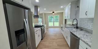 Beautifully renovated 4BR/3BA home close to NAS and beaches Gallery 11
