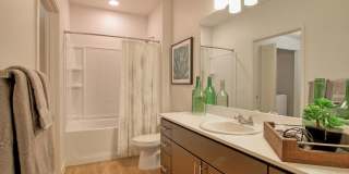 View 32 Apartments Gallery 23