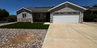 Cozy Private Pet Friendly Home!! Gallery 1