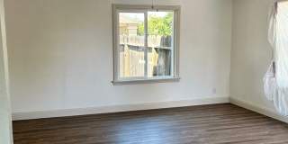 Charming 2 bed 1 bath near tower district Gallery 15
