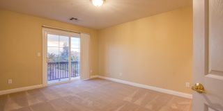 Beautiful 5 bedroom 4.5 bath home with large basement in gated community! Gallery 42