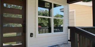 705 Harris Full - Modern Duplex 8 Bed / 7.5 Bath Available August 2027 Gallery 15
