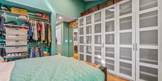 2+ Bed 2.5 Bath East Madison Townhouse Gallery 14