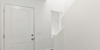 LIKE NEW 3 BEDROOM TOWNHOME Gallery 13