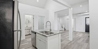 522 Kelton Avenue Gallery 14