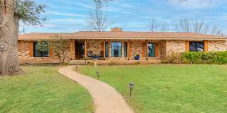 3 Bed, 3 Bath Home with Expansive Kitchen, Two Living Areas & Private Suite Gallery 1