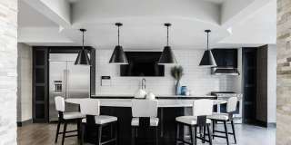 The Cardinal Gallery 29