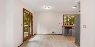 Beautifully Updated 2-Bedroom, 2-Bath Condo Near Downtown Kirkland Beautifully Updated 2-Bedroom, 2-Bath Condo Near Downtown Kirkland Gallery 5