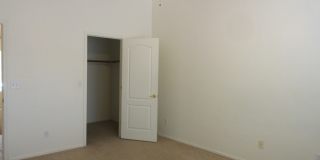 Unfurnished Free Standing home in a comfortable cul-de-sac Gallery 13