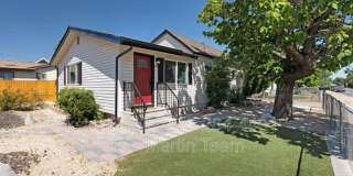 309 4th Street Gallery 1