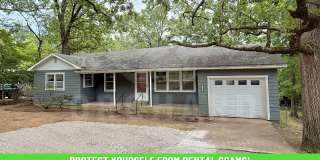 3 bedroom, 2 Bath House Near University of Arkansas campus Gallery 1