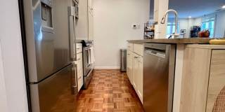 Gorgeous 2-Bed/2-Bath Condo in the Heart of Old City! Available August 1st! Gallery 20