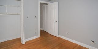 628 W. Roscoe Apt. Gallery 28