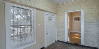 2 BR 1 BA Gorgeous Home Near Downtown 2 BR 1 BA Gorgeous Home Near Downtown Gallery 1