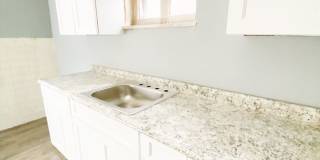 2Bed 1Bath with Den! Newly renovated!! 2Bed 1Bath with Den! Newly renovated!! Gallery 1