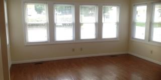 ***AVAILABLE AUGUST 2027*** 5 Bedroom 3 Bathrooms House Downtown Gallery 3