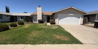 Cozy Home On Spacious Lot In Tulare Available Now! Gallery 1
