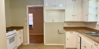 Charming 3 Bedroom Home with Detached Garage in South San Antonio Gallery 8