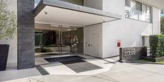 838 N Doheny Dr Gallery 16