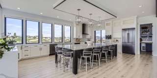 Luxury Golf Course Estate with Panoramic Mountain Views Gallery 1