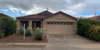 Spectacular 4 Bed/2 Bath House in Rita Ranch! Two Separate Living Areas!! Gallery 1