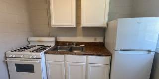 Freshly Updated 2BR/1BA Apartment-Affordable Gallery 11
