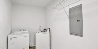 Room in 4 Bedroom Home at Fair St SW Gallery 8