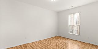 Maple Crossing Condo – Comfort, Convenience & Location Maple Crossing Condo – Comfort, Convenience & Location Gallery 15