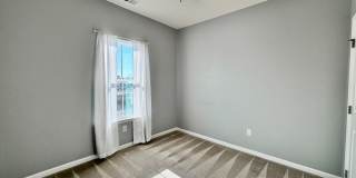 Available 07-08-26! Townhouse w/Garage - Pet Friendly - All Appliances Convey! Gallery 40