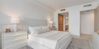 Clara Bay Harbor I Gallery 10