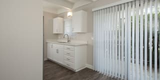 Monterey Townhouse Gallery 29