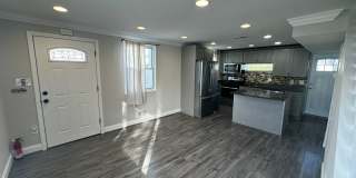 Discover Comfort and Convenience in this Charming 2BR, 1BA Duplex Gallery 10