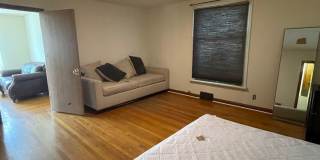 4 bedroom 1 1/2 bath single family house with yard. Gallery 31