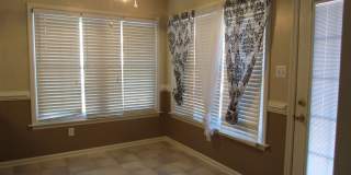 3 BR 2 BA Hunters Creek Gallery 7