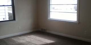 Charming 2-Bedroom Unit in Quiet Moline Location Gallery 9