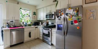 Two Bedroom Point Breeze Townhouse Gallery 5