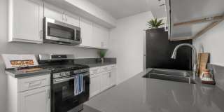 Sunset Square Gallery 12