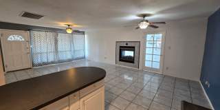 Beautiful 3 bed/ 1 bath home on large lot with walled and fenced front and back yard! Gallery 9