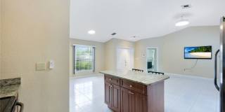 250 SE 44th Street Gallery 8